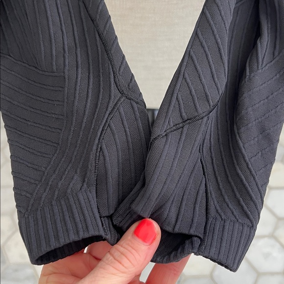 Lululemon Rest Less Cropped Half Zip Colour Rib Black Long Sleeve Pullover 6 - Picture 10 of 16